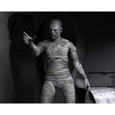 Universal Monsters akčná figúrka Ultimate The Mummy (Black & White) 18 cm